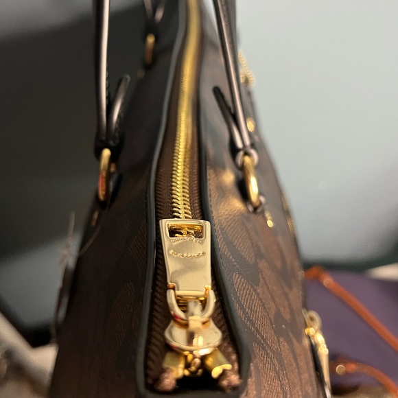 COACH 📣 NWT Signature Gallery Tote in Brown / Black 📣 - Picture 6 of 10